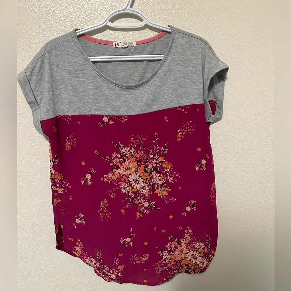 Jolt short sleeve blouse